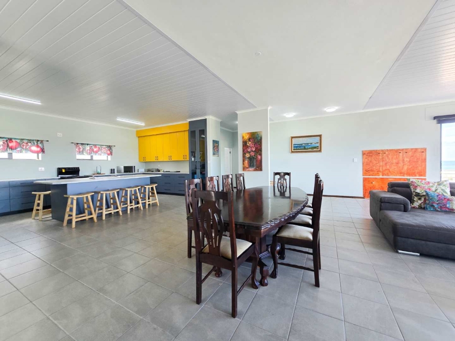 5 Bedroom Property for Sale in Stilbaai Oos Western Cape